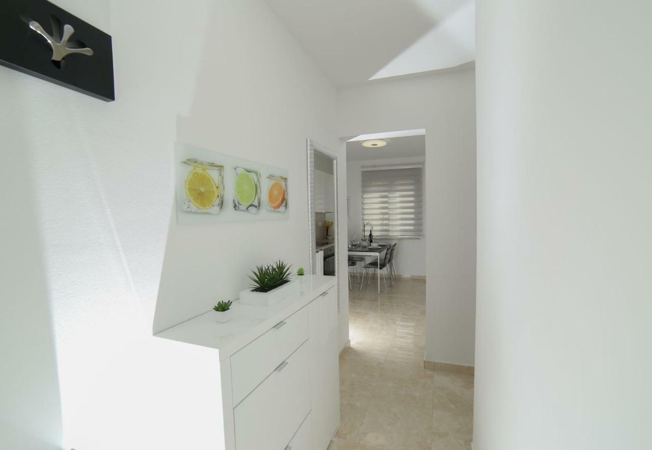 Amazing Luxury 4Star Apartment Laura Supetar Exterior foto