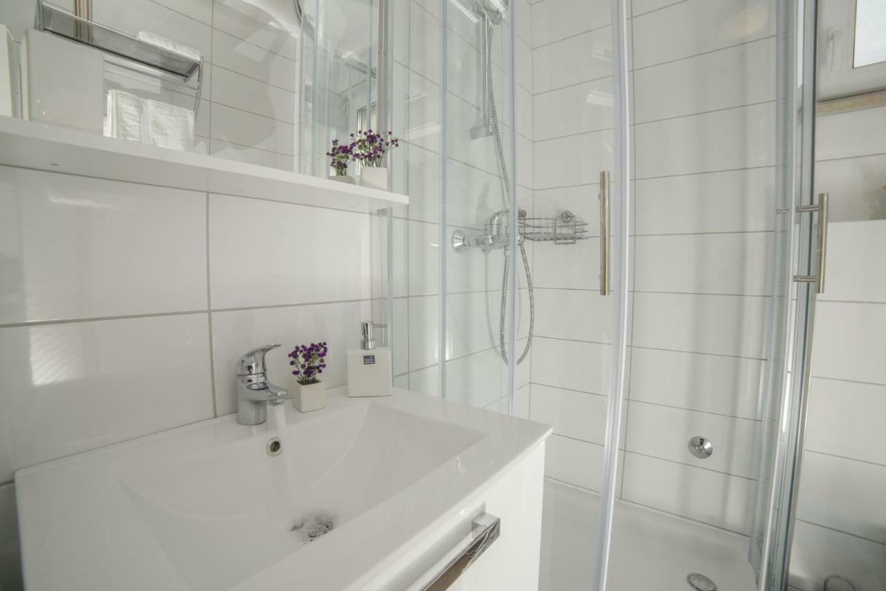 Amazing Luxury 4Star Apartment Laura Supetar Exterior foto